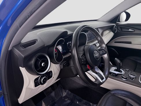 Used 2021 Alfa Romeo Stelvio Ti w/ Nero Edizione image 23