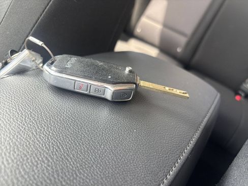 Used 2025 Kia Soul LX w/ LX Technology Package FWD image 21