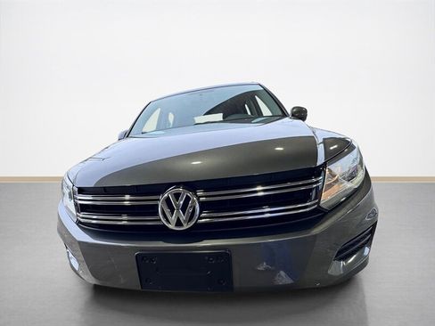 Used 2013 Volkswagen Tiguan S image 9