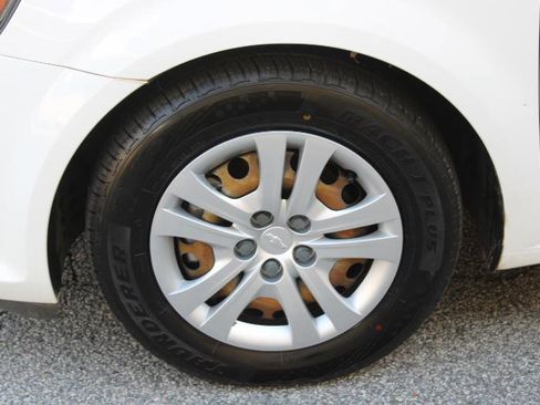 Used 2020 Chevrolet Sonic LT image 23