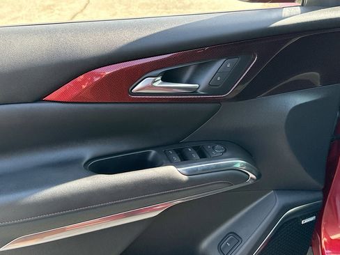 Used 2024 Chevrolet Traverse Z71 w/ Enhanced Driving Package image 18