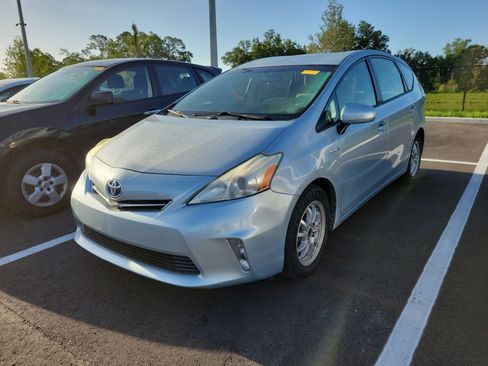 Used 2013 Toyota Prius V Two image 4