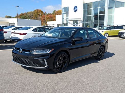 New 2026 Volkswagen Jetta SE image 7