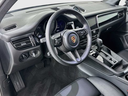 Certified 2026 Porsche Macan AWD/4WD image 4