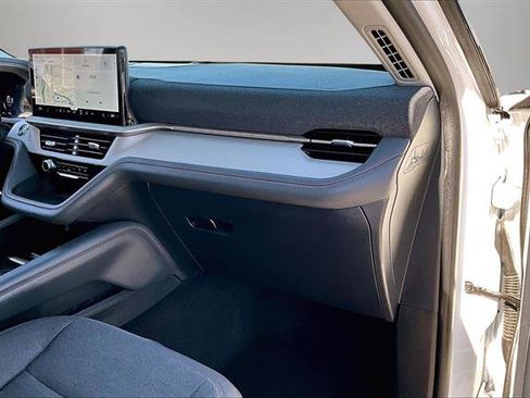 Used 2025 Ford Explorer Active image 26