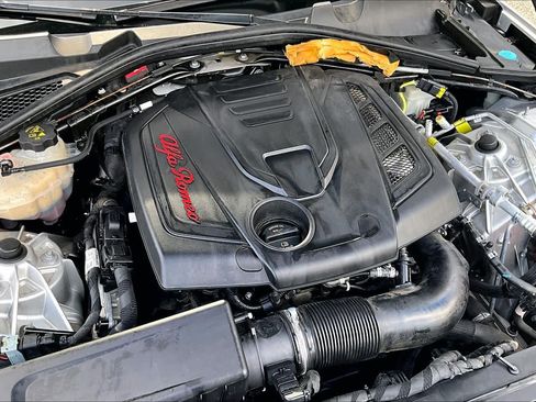 Used 2019 Alfa Romeo Giulia Ti Sport w/ Quick Order Package 22U Sport RWD image 36