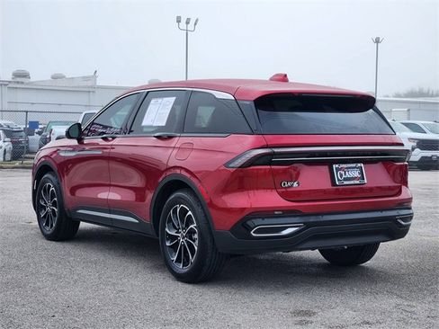 Used 2024 Lincoln Nautilus Premier image 5