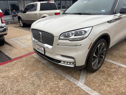 Used 2021 Lincoln Aviator Reserve w/ Equipment Group 202A AWD/4WD image 4