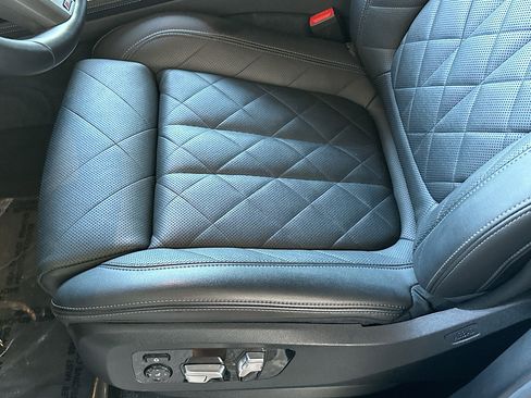 Certified 2023 BMW X7 xDrive40i w/ M Sport Package image 20