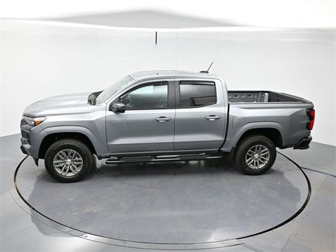 Used 2024 Chevrolet Colorado LT w/ LT Convenience Package III image 32