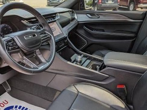 Used 2022 Jeep Grand Cherokee Overland image 9