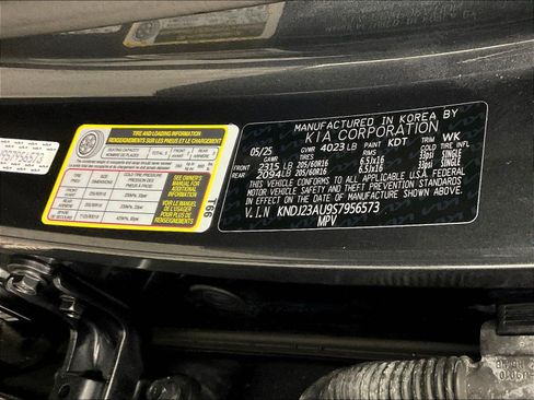 Used 2025 Kia Soul LX w/ LX Technology Package FWD image 17