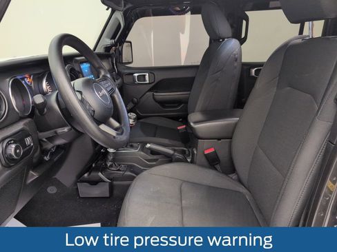 Used 2023 Jeep Wrangler Willys image 5