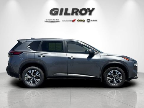 Used 2023 Nissan Rogue SV FWD image 3