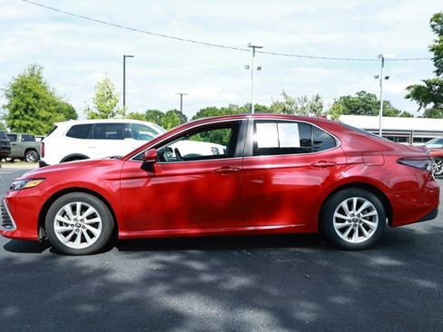 Used 2024 Toyota Camry LE w/ Convenience Package FWD image 9