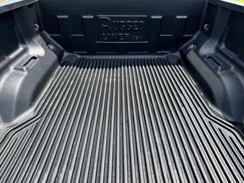 Used 2023 Chevrolet Colorado W/T RWD image 9
