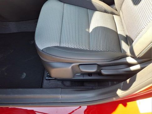 New 2026 Chevrolet Trax LT w/ Driver Confidence Package FWD image 18
