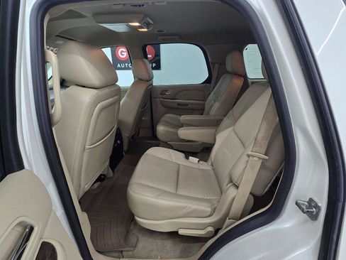 Used 2013 Cadillac Escalade Luxury RWD image 13