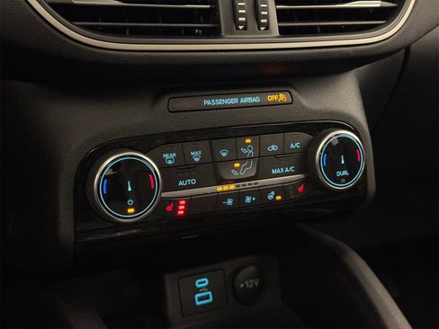 Used 2022 Ford Escape SEL image 28