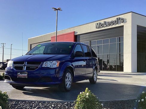 Used 2019 Dodge Grand Caravan SE w/ UConnect Hands-Free Group image 1
