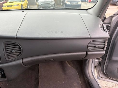 Used 2003 Buick Century Custom image 16