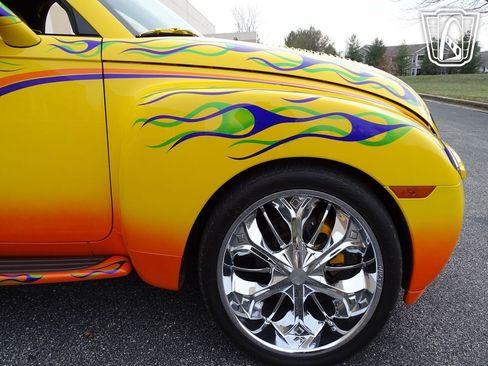 Used 2004 Chevrolet SSR w/ Preferred Equipment Group image 35