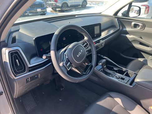 Certified 2025 Kia Sorento S image 6