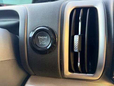 Used 2025 Ford Expedition Active AWD/4WD image 25