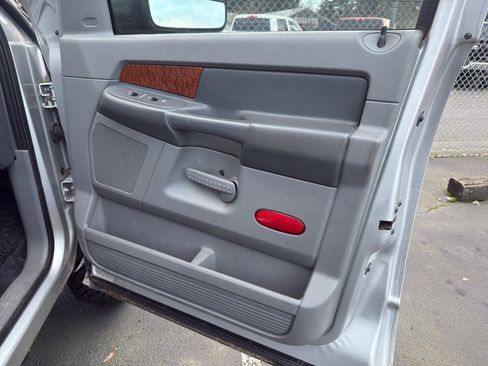 Used 2006 Dodge Ram 2500 Truck SLT image 12