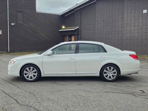 Used 2006 Toyota Avalon XLS FWD image 5