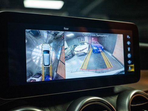 Used 2022 Mercedes-Benz GLC 300 4MATIC w/ Multimedia Package Lite image 22