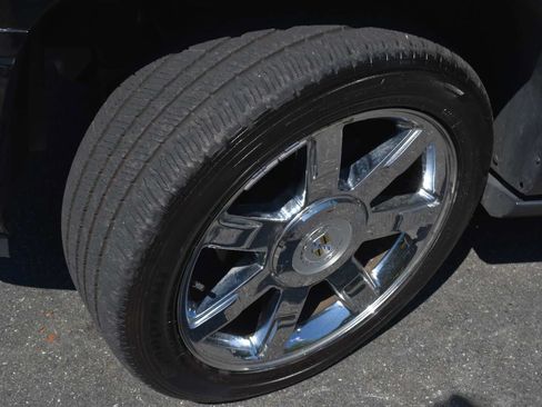 Used 2011 Cadillac Escalade Premium AWD/4WD image 35