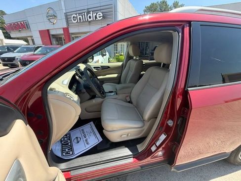 Used 2017 Nissan Pathfinder SV FWD image 10