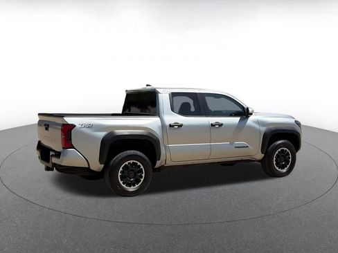 Used 2024 Toyota Tacoma TRD Off-Road image 11