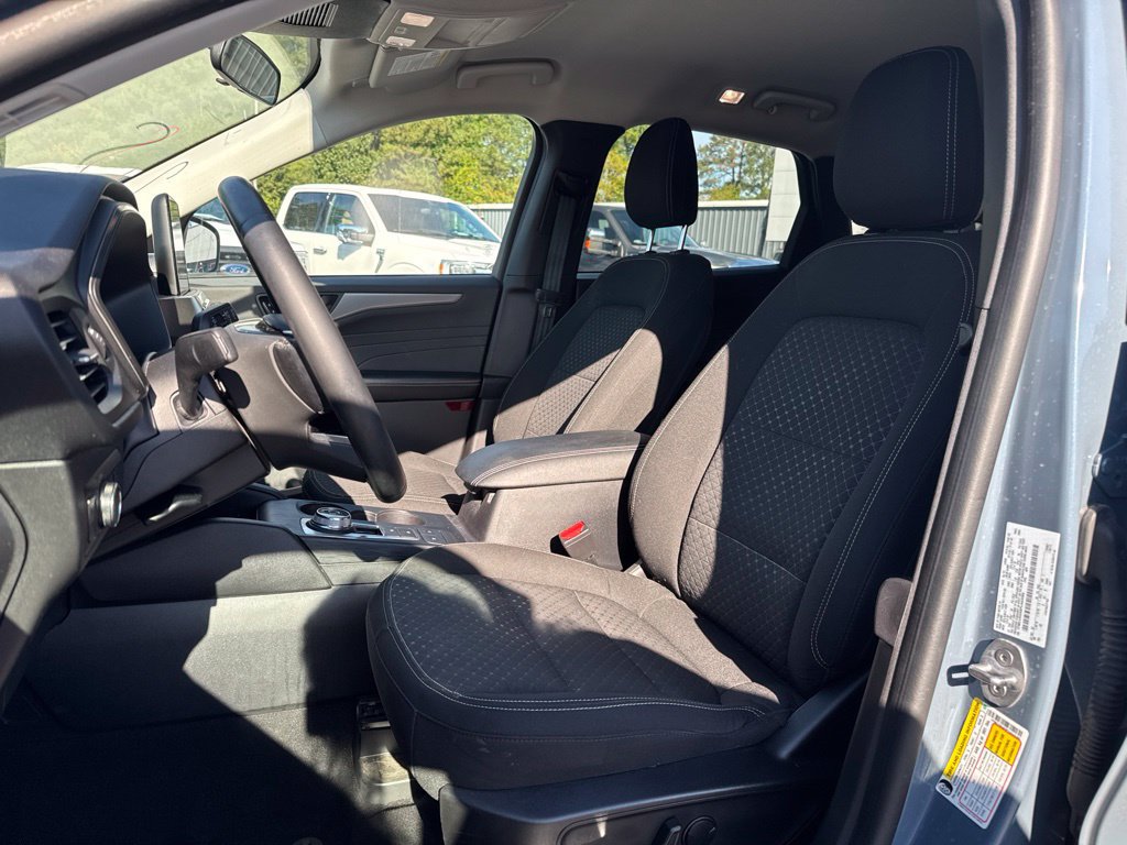 Used 2023 Ford Escape Active w/ Cold Weather Package FWD image 9