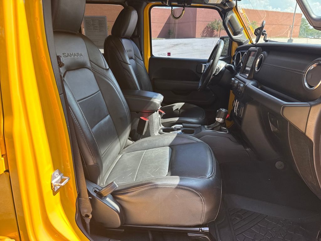 Used 2019 Jeep Wrangler Unlimited Sahara w/ Uconnect 4C Nav & Sound Group AWD/4WD image 30