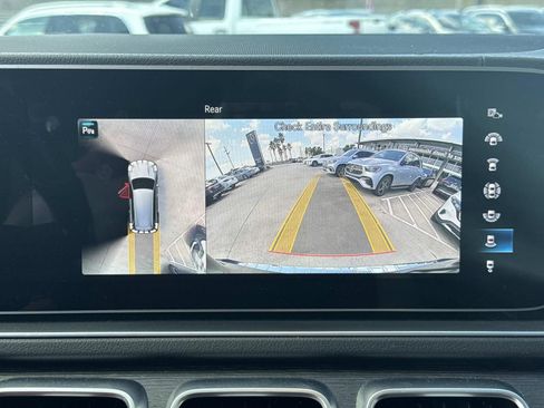 Used 2022 Mercedes-Benz GLS 450 4MATIC image 27