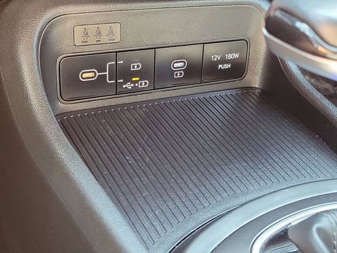Used 2025 Hyundai Kona SEL FWD image 13