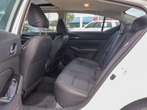 Used 2023 Nissan Altima 2.5 SR w/ SR Premium Package AWD/4WD image 9