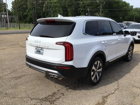 Used 2022 Kia Telluride EX w/ EX Premium Package FWD image 7