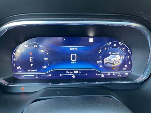 Used 2022 Chevrolet Tahoe Premier w/ Premium Package image 5