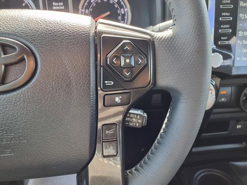 Used 2022 Toyota 4Runner TRD Off-Road image 17