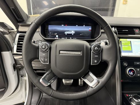 Used 2018 Land Rover Discovery HSE Luxury AWD/4WD image 19
