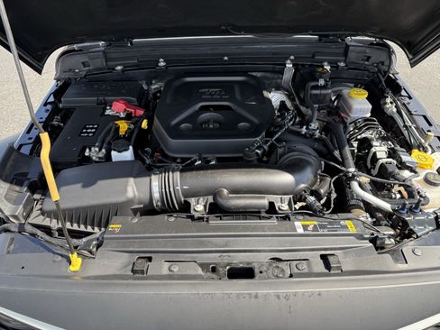 Used 2024 Jeep Wrangler Sport AWD/4WD image 33
