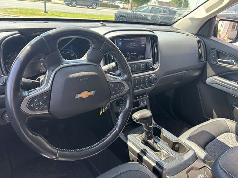 Used 2021 Chevrolet Colorado Z71 w/ Safety Package AWD/4WD image 3
