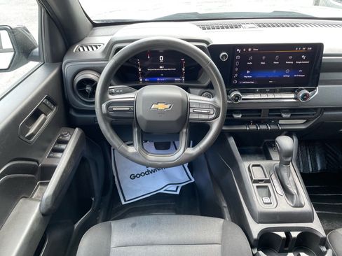 Used 2023 Chevrolet Colorado W/T RWD image 6