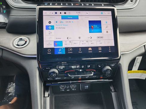 New 2024 Jeep Grand Cherokee Limited 4xe w/ Luxury Tech Group II image 13