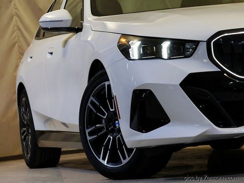 New 2026 BMW 530i xDrive w/ M Sport Package image 4