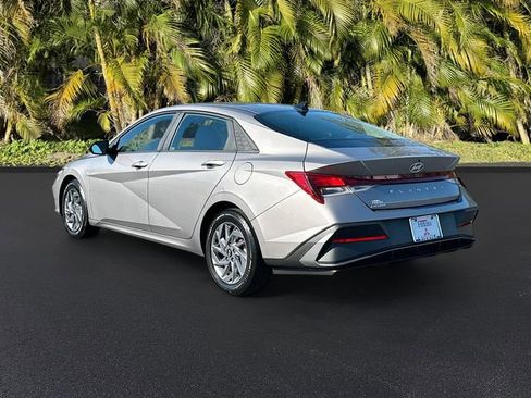 Used 2024 Hyundai Elantra SEL image 7