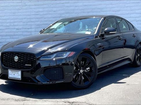 Used 2024 Jaguar XF R-Dynamic SE RWD image 1